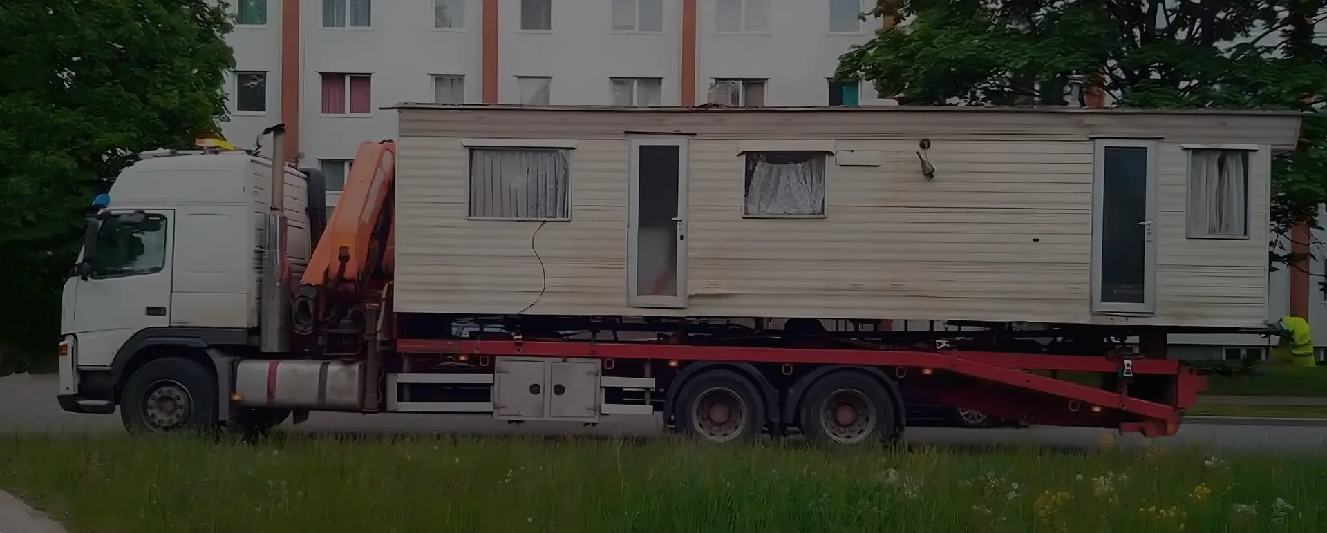 Получить онлайн цены на доставку низким тралом дом вагона в поселке городского типа Алексеевское (Приволжский округ - Республика Татарстан - Татария) на сайте самостоятельно